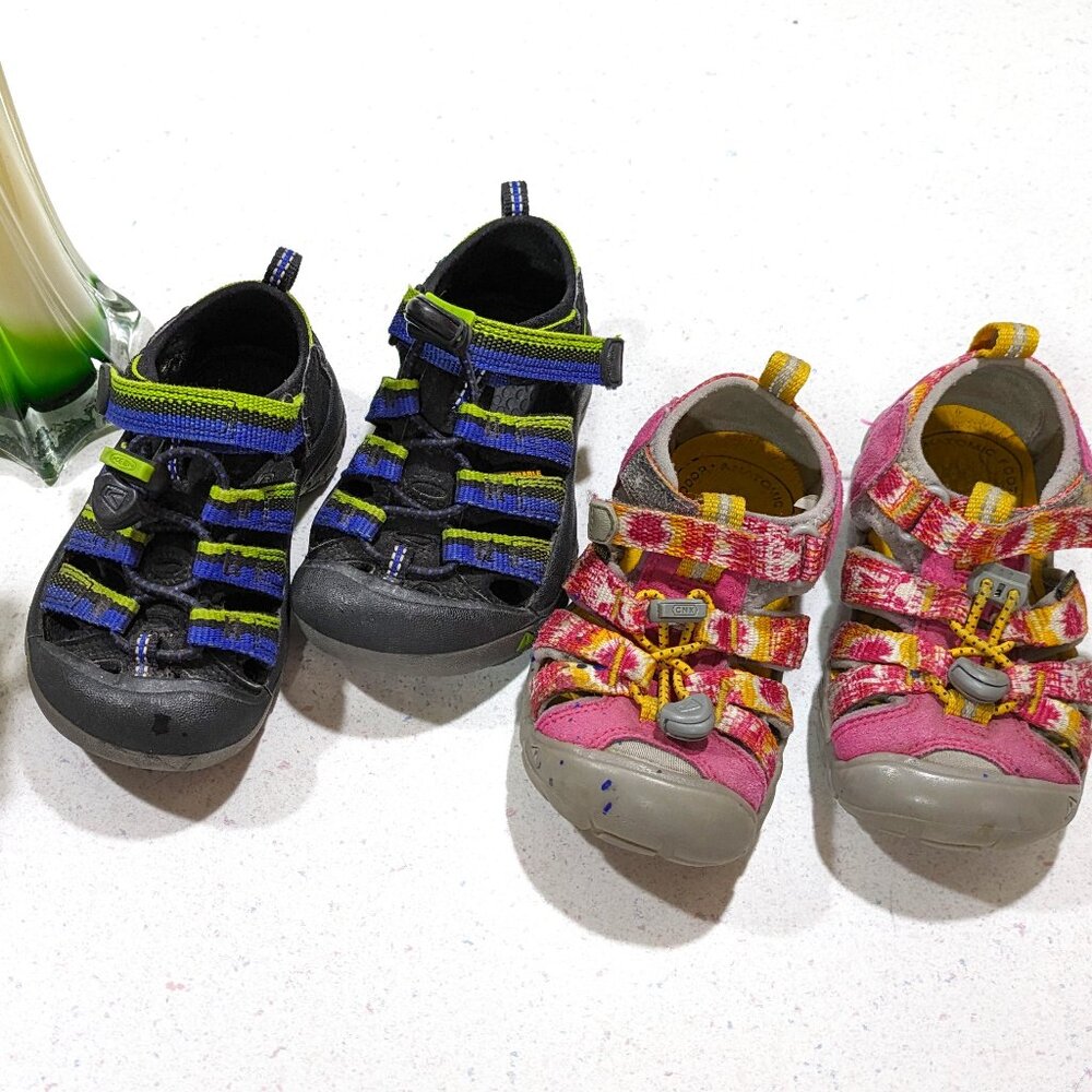 Set of 2 Keen Sandals - Kids Size 8